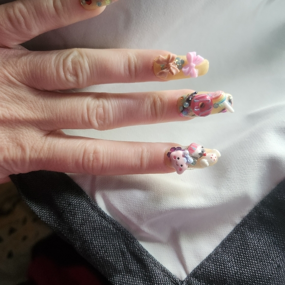 Meet your Posher, Angel Marie - Picture 3 of 7